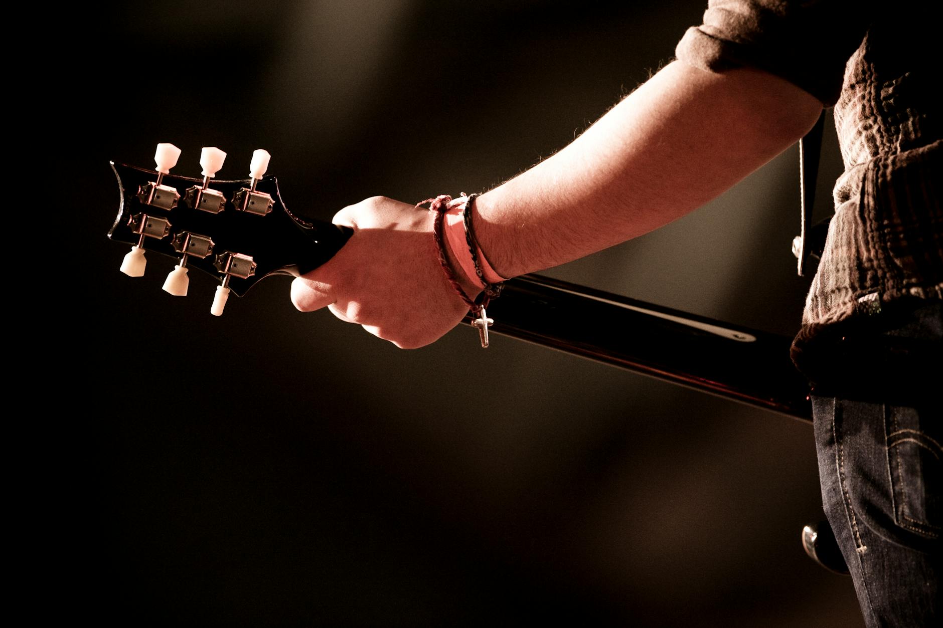 How to Play “Break Every Chain” on Guitar in Any Key (Full Chord Chart for Every Key)