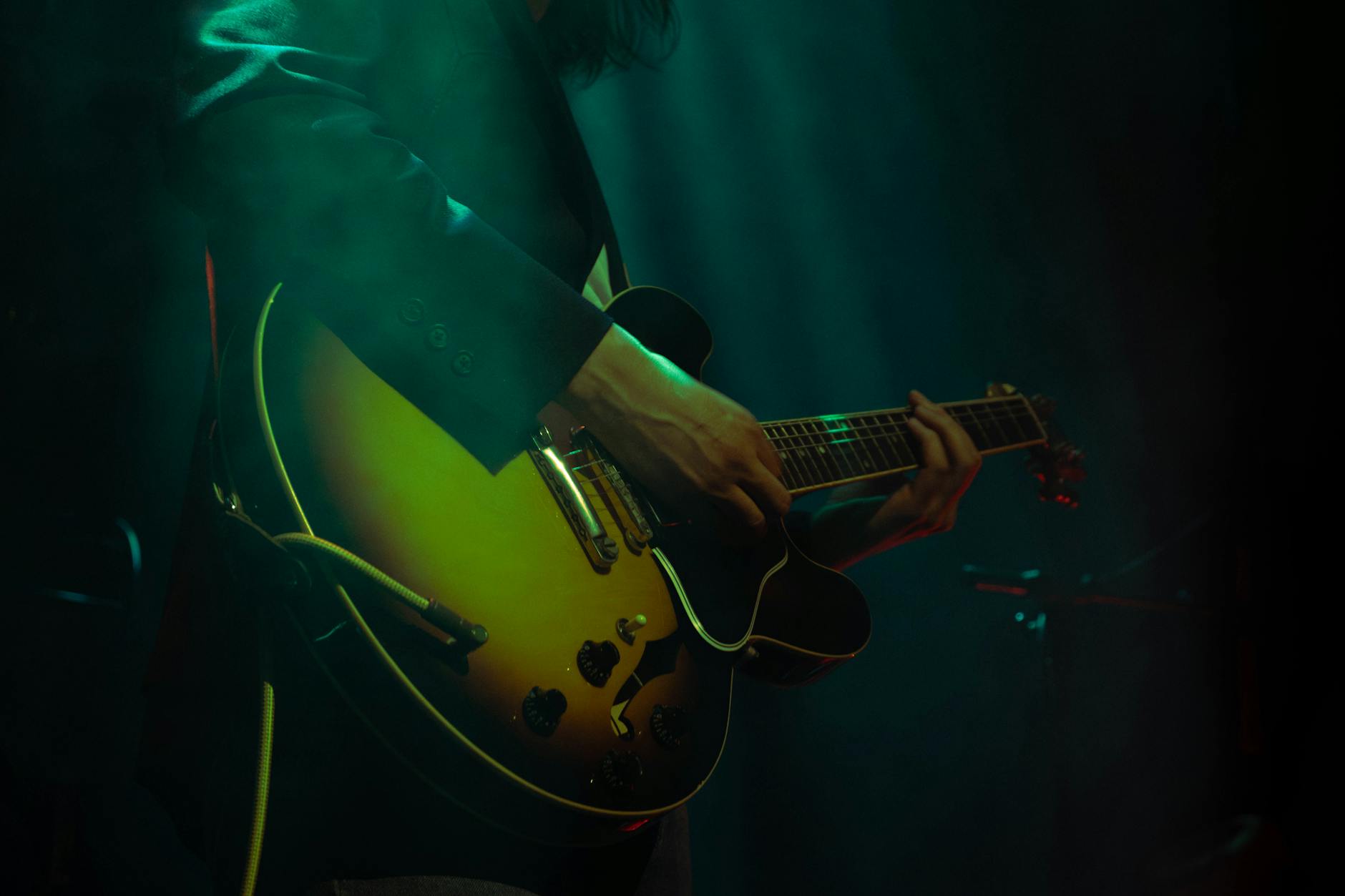 CAGED System for Jazz Guitar: Master Chord Movement Across the Fretboard
